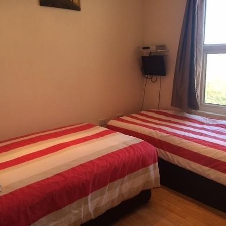 לידס Nite Inn Bed & Breakfast מראה חיצוני תמונה